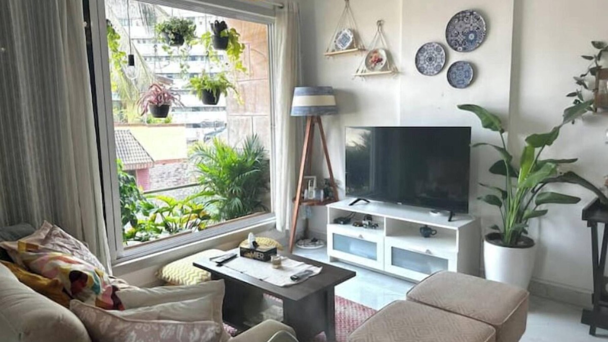 Bandra West Apartment | Dandelion - Bohemian 2 bedroom garden apartment with living room