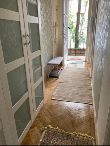 Orszagut Apartment | Dandelions Apartment