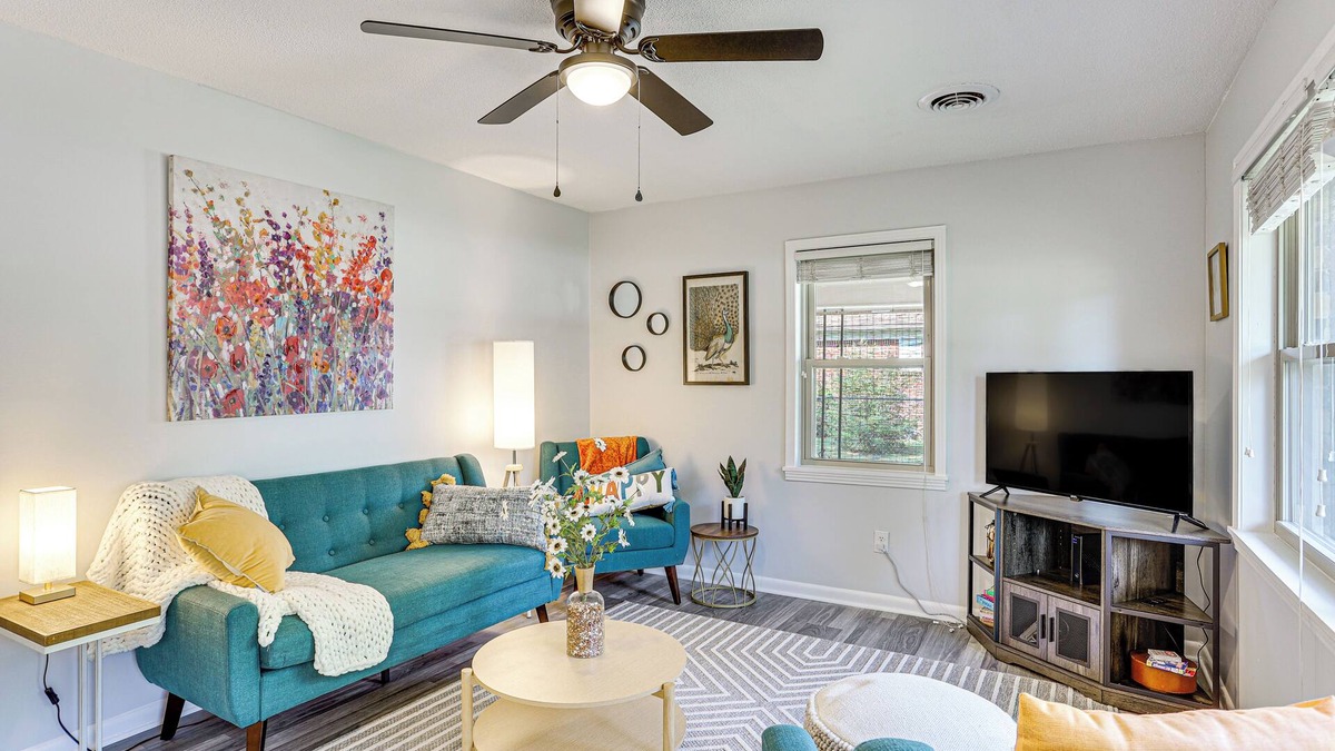 Henderson House | 'Dandy's Getaway' w/Fire Pit & Yard in Henderson