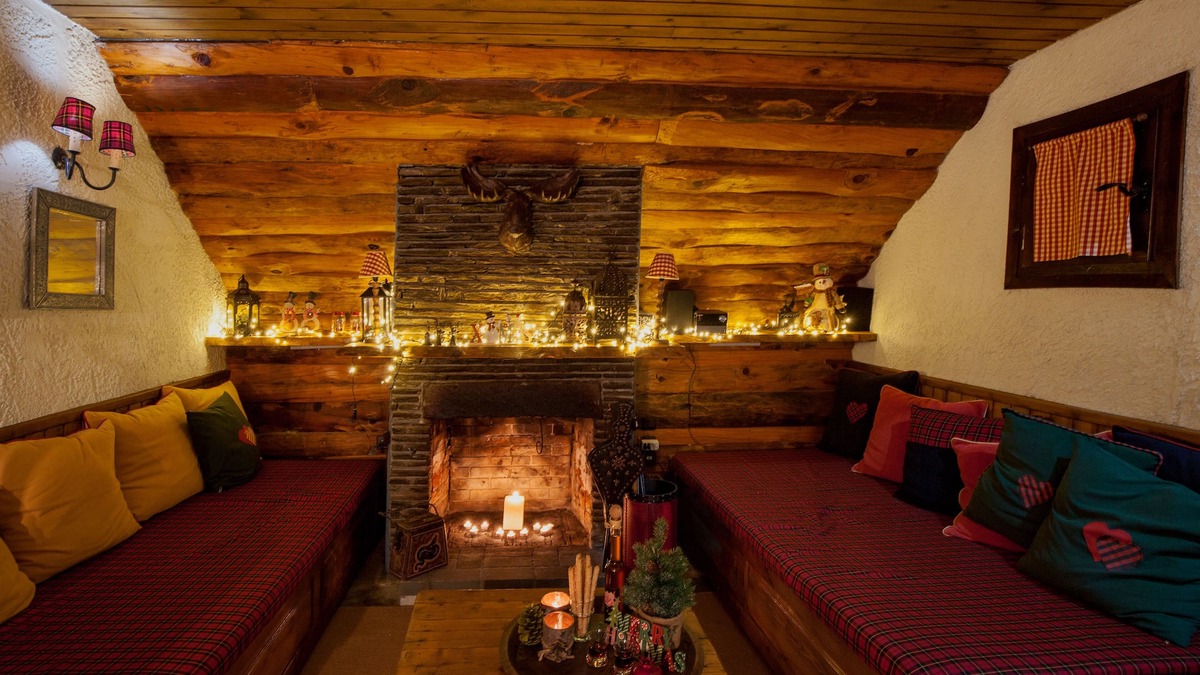 Eptalofos Ski Chalet | Dandy Villas Agoriani - Chalet Erato - Fireplace