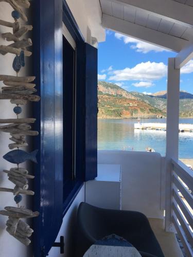Voia House | Dandy Villas Velanidia - Fisherman's Hut - By the Sea