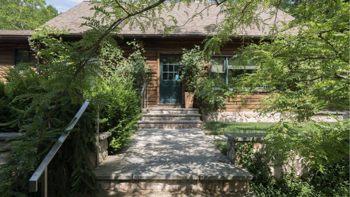 Killingworth Cabin | Daniel Boone meets Mid Century Modern Retreatn