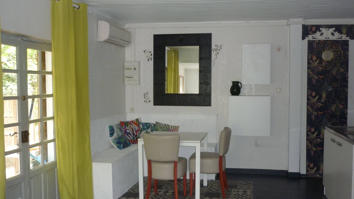 Marguerittes House | Dans un Mazet Atypique, Face à la Garrigue'