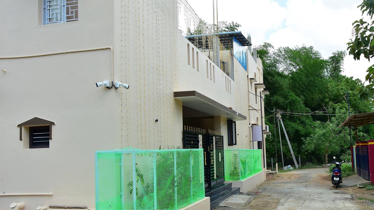 Aduthurai Hotel | Danshika Temple Residency