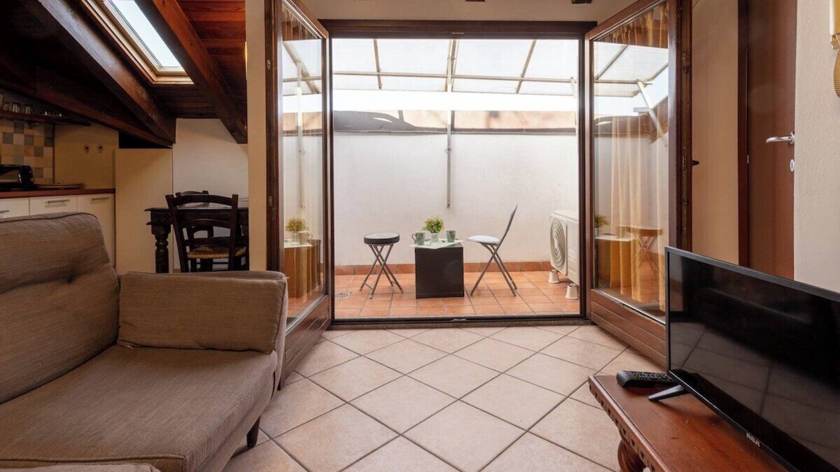 Novara Condo | Dante's Skyview (Loft privato)