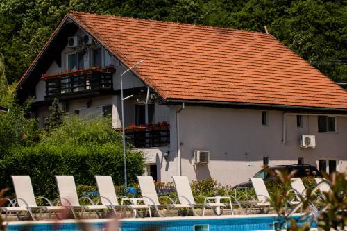 Eselnita Ski Chalet | Danubia Maison