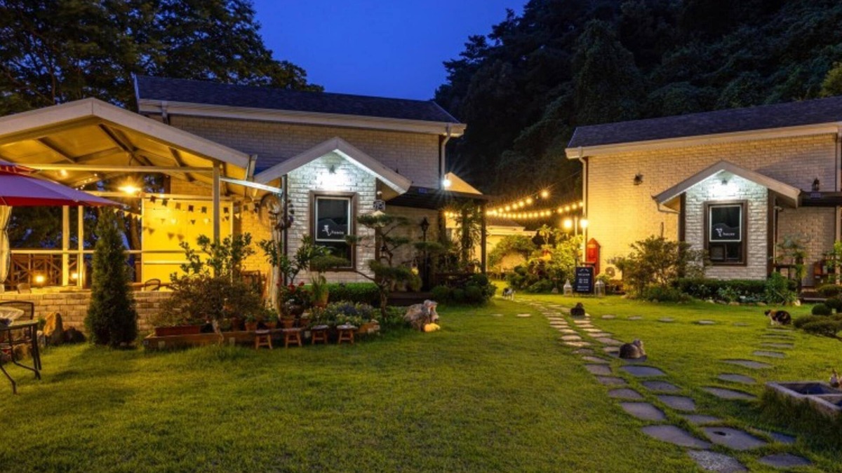 Danyang House | Danyang Pulkkotnamu Pension