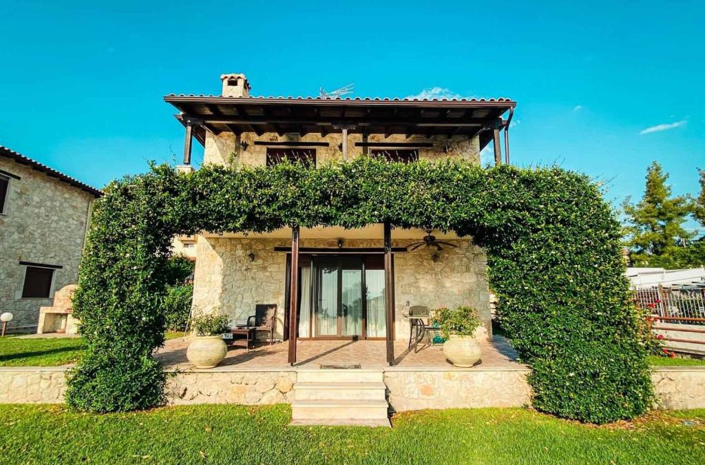 Kriopigi Villa | Daphne Villas