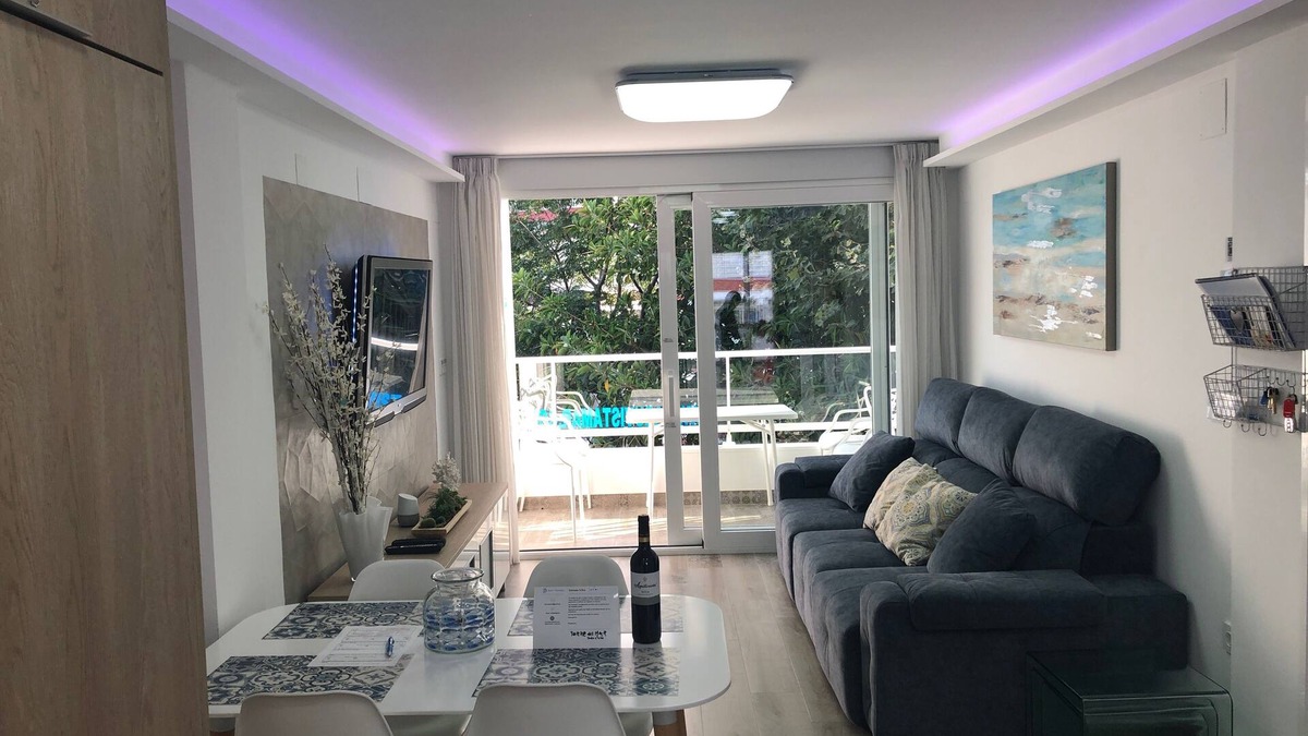 Torre del Mar Apartment | Darú Vistamar Luxur apartment, sea views, pool and beachfront