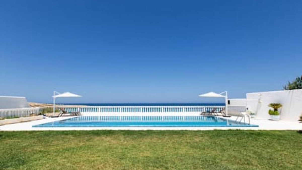 Rafraf House | Dar Barsha: Beach front white sand and happiness