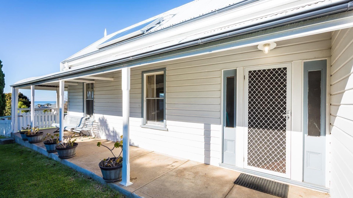 Eden Cottage | Darel - Fenced Yard and great boat parking