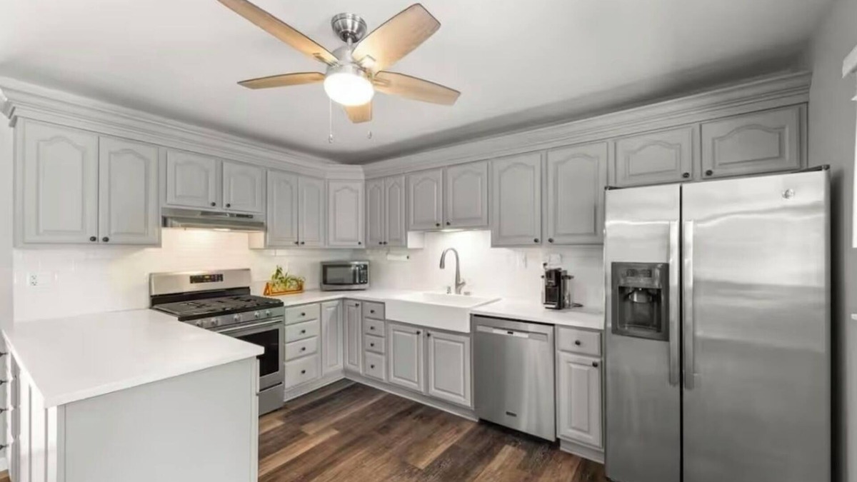 Darien House | Darien Delight - Single Level Ranch