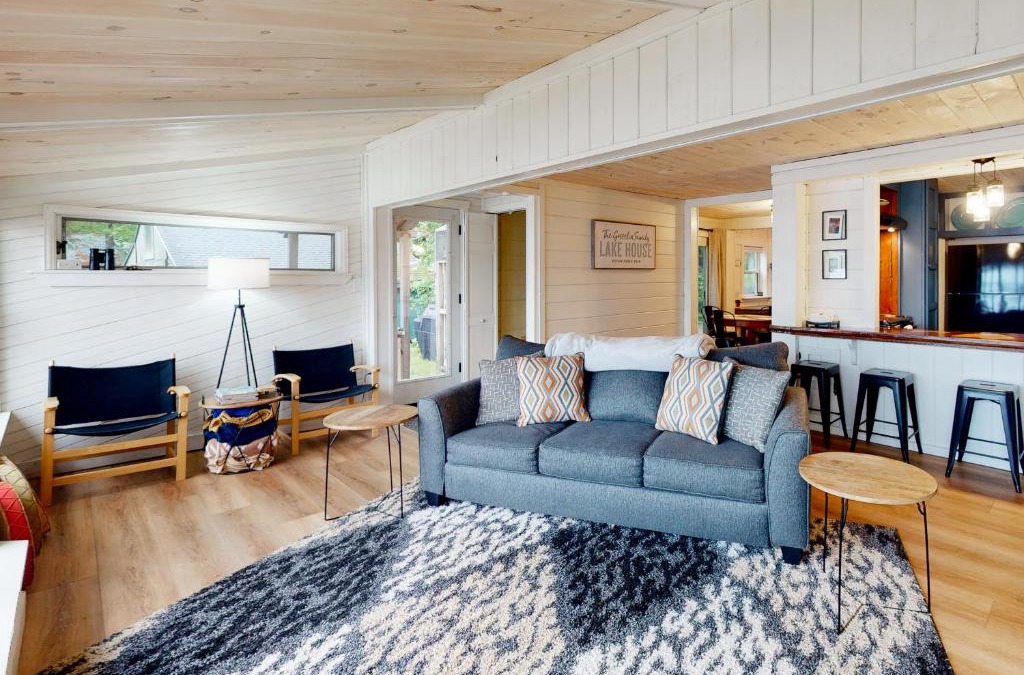 Weeks Mills House | Dark Harbour Cottage