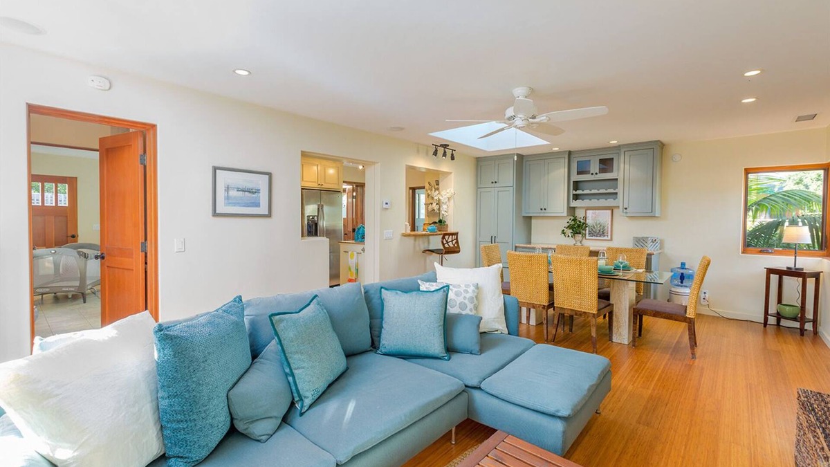 West Mesa House | Darling, Beach-Close, 6 Blocks to Bch Stairs, Walk to Dine, Shop, Park, Grocery