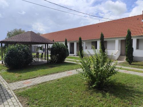 Kovacshida Apartment | Das Blaue Haus- A Kék Ház