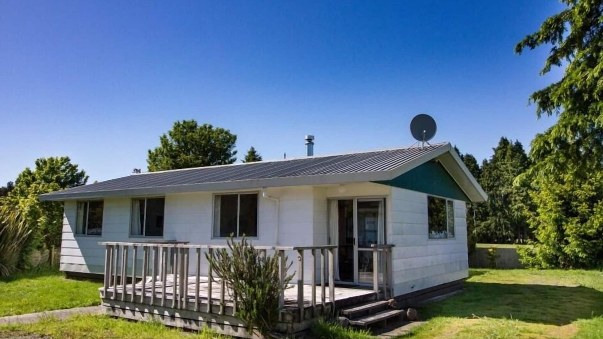 Raetihi House | DAS Ski Lodge - Instant Classic Kiwi Ski Bach
