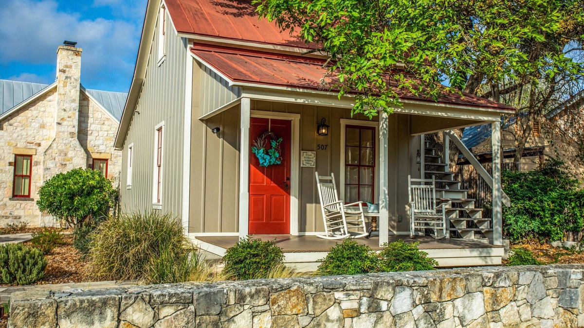 Fredericksburg Cabin | Das Solheid Sunday House | Close to Main
