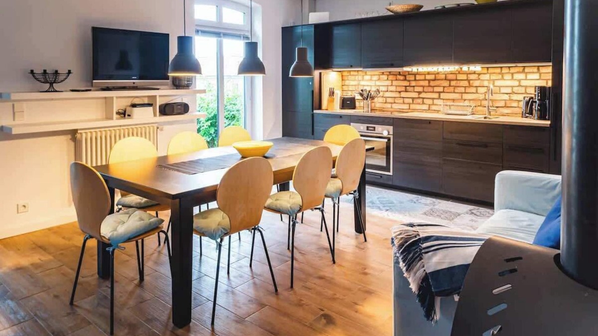 Gelbensande House | Das Sterf Summary: A