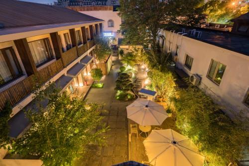 Wangfujing Shopping Area Hotel | Dasein Youlan Hotel-Near the Forbidden City, Tiananmen Square, Guijie Street, Beihai Park, Jingshan Park, and Yonghe Temple