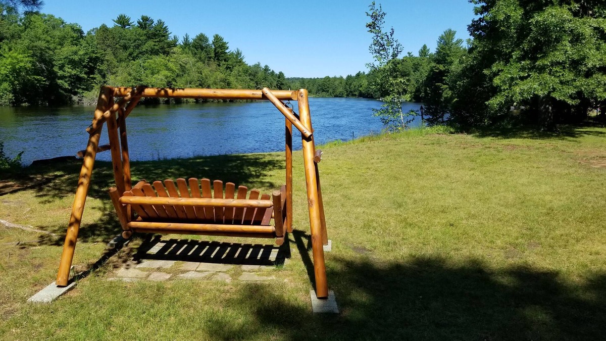 Crivitz Cottage | DASLR will Keep You Coming Back