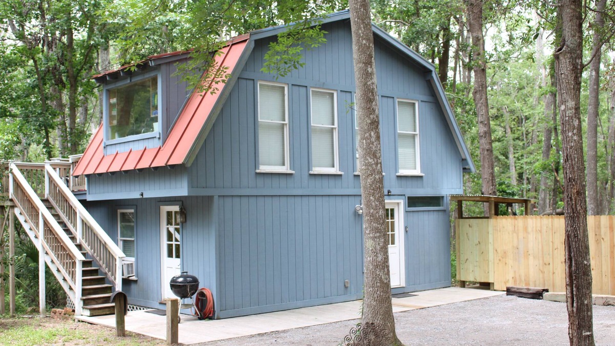 Daufuskie Island Cottage | Daufuskie Cottage Historic District/High Speed Wifi/Pet Friendly
