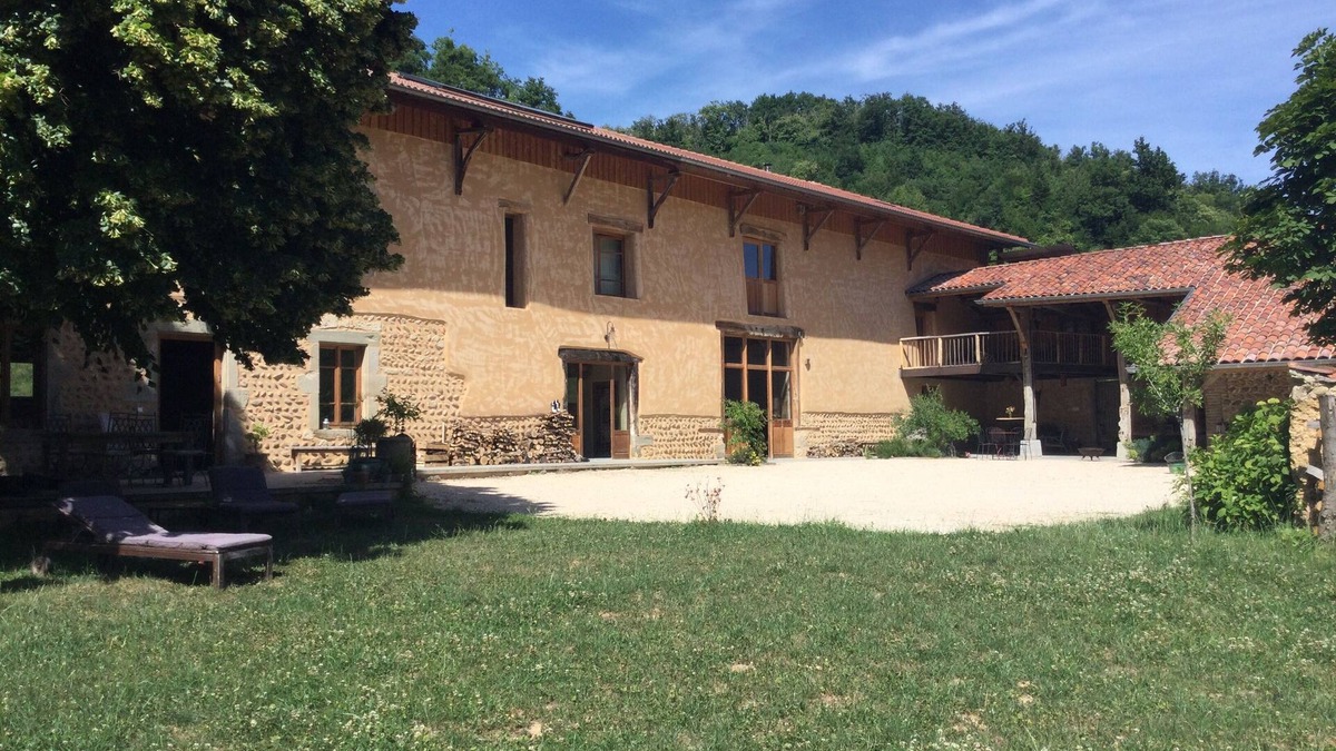Saint-Pierre-de-Bressieux Other | Dauphinoise adobe farmhouse in the heart of a Vercors horse stud farm