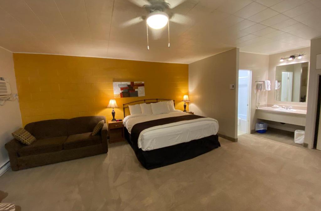 Dauphin Hotel | Dauphin Inn Express