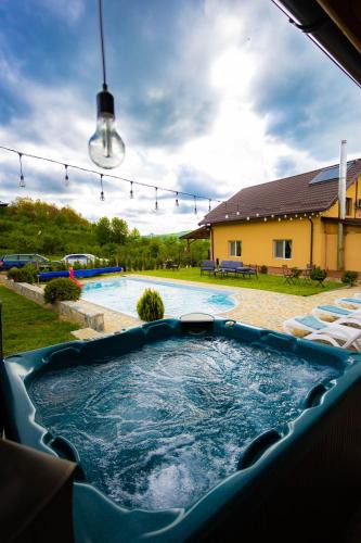 Gura Barbuletului House | David House Piscina incalzita si jacuzzi
