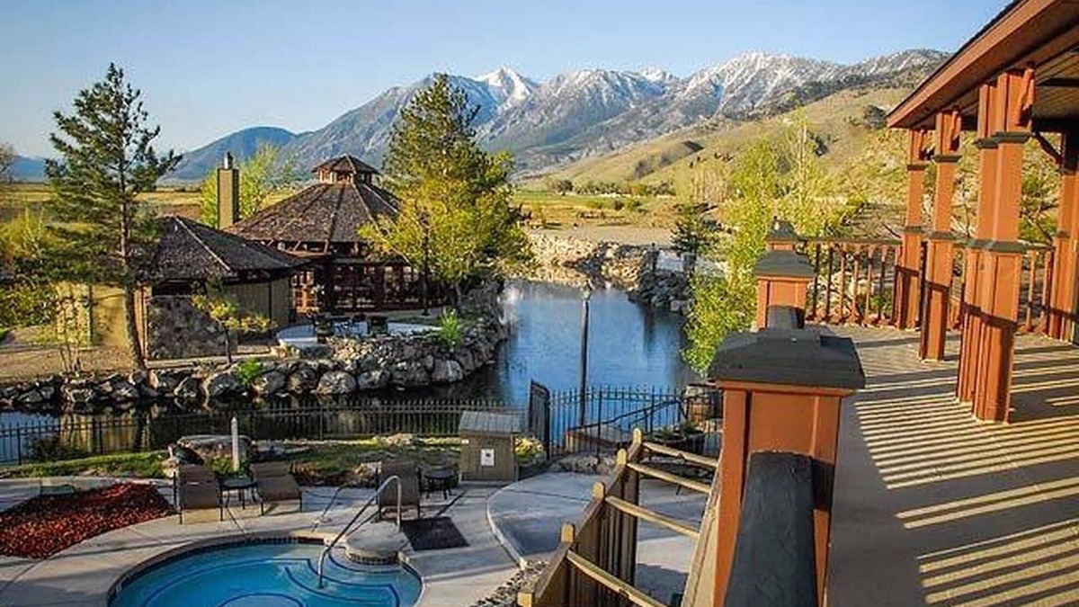 Genoa Condo | David Walley's Resort, 1br suite, Sunday check-in
