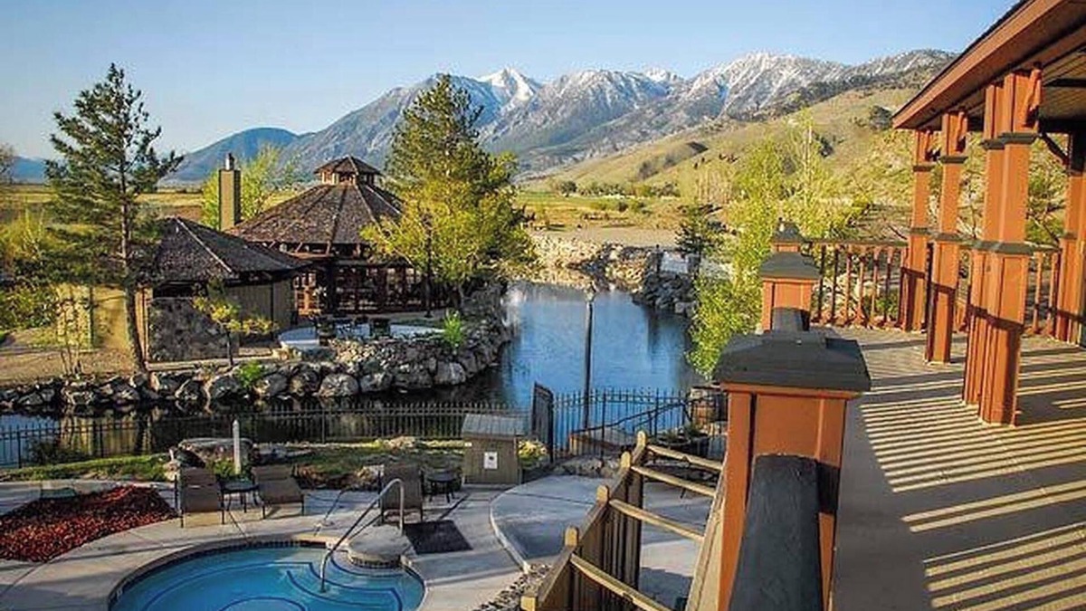 Genoa Condo | David Walley's Resort, 1br suite, Saturday check-in