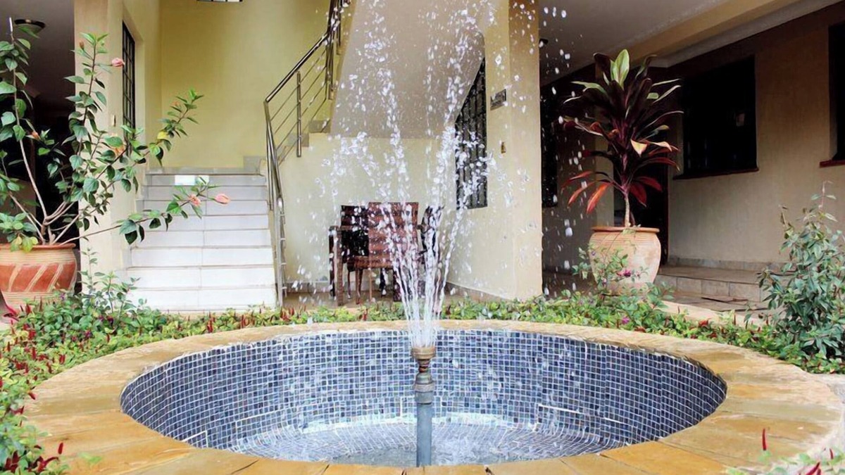 Nyeri Hotel | Davis Court Nyeri