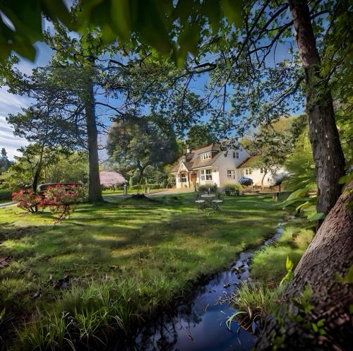 Broad Oak House | Daweswood - Luxury cottage, lake access & hot tub