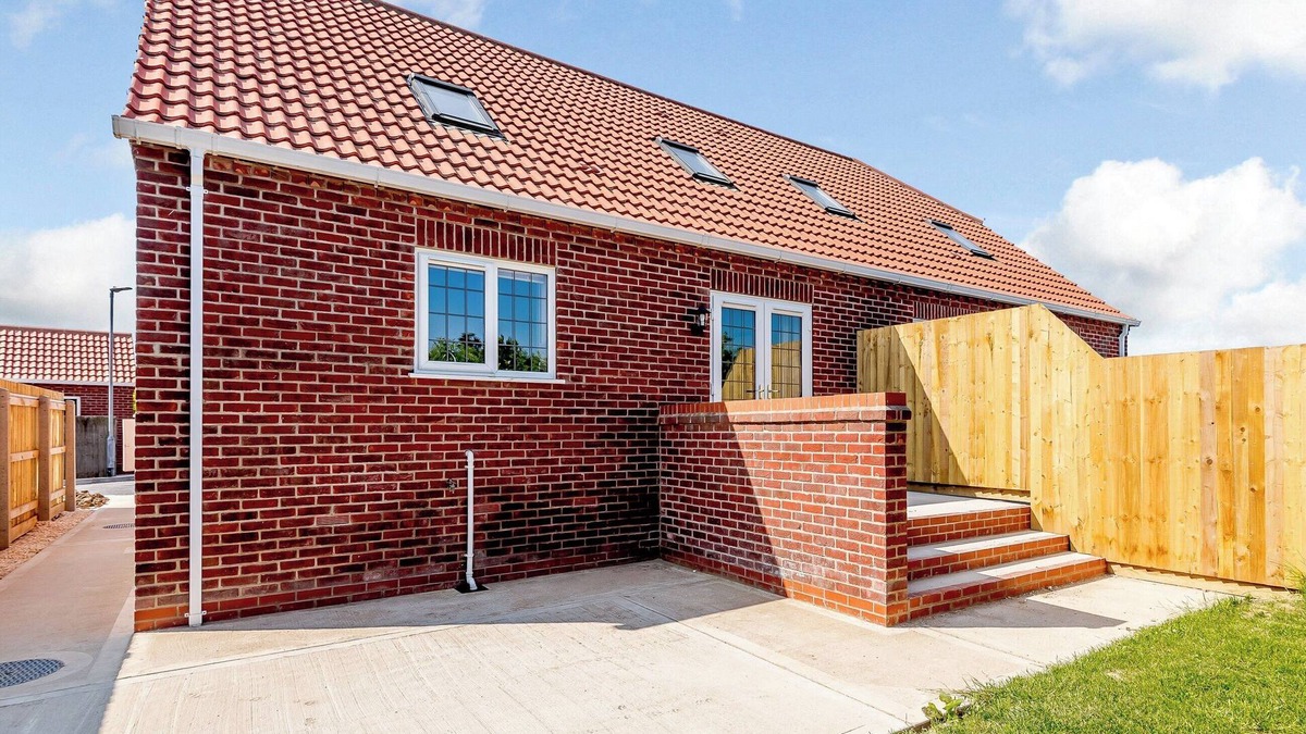 Mablethorpe and Sutton Cottage | Dawson Park 2 - UK12661