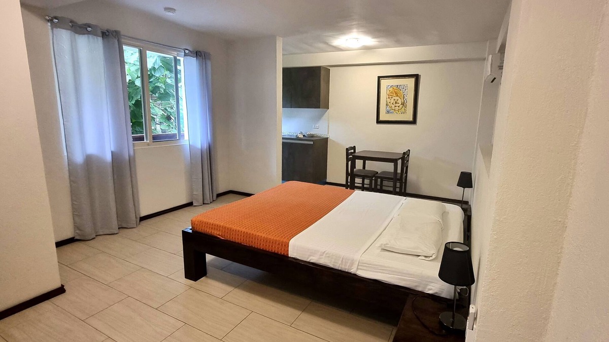 Logon Apartment | Day & Night Accommodations