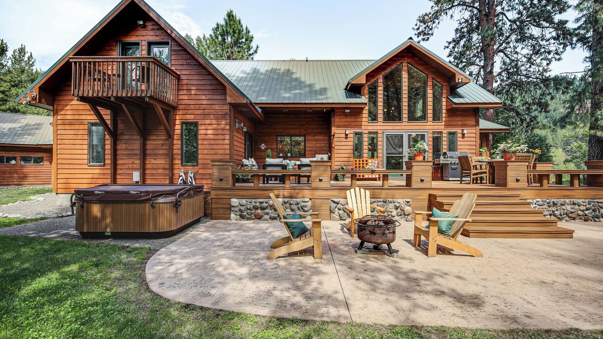 Naches Cabin | Day Trip to White Pass: Luxe Cabin on Naches River