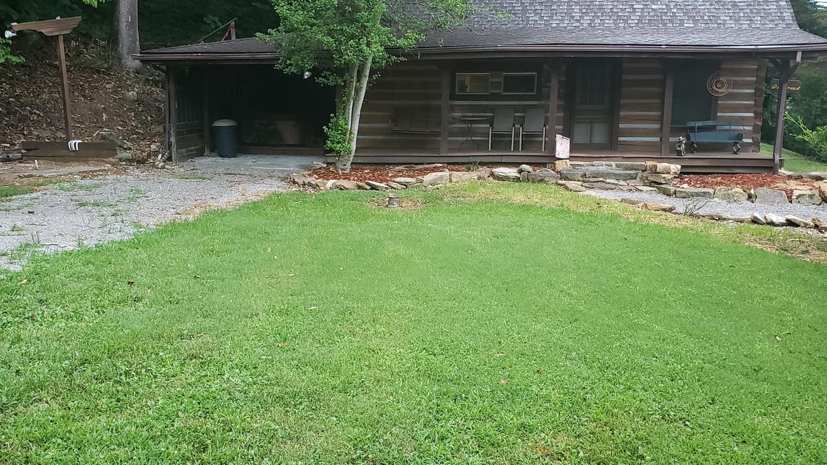 Derby Cabin | Daybreak Cabin located in Derby Indiana