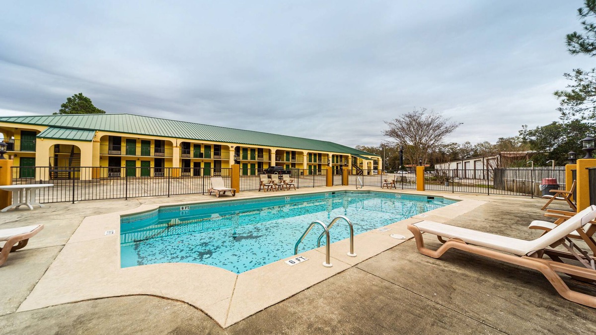 Atmore Hotel | Days Inn by Wyndham Atmore