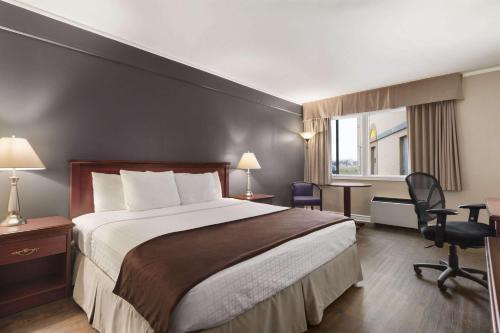 Brockville Hotel | Days Inn by Wyndham Brockville