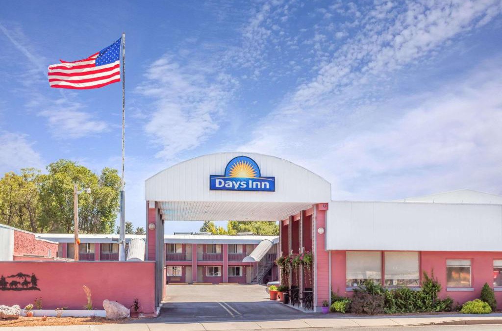 Burns Hotel | Days Inn by Wyndham Burns