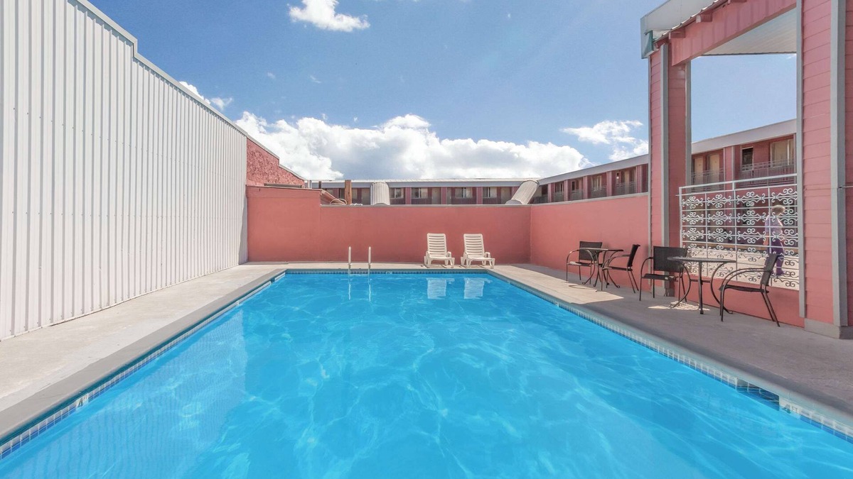 Burns Hotel | Days Inn by Wyndham Burns