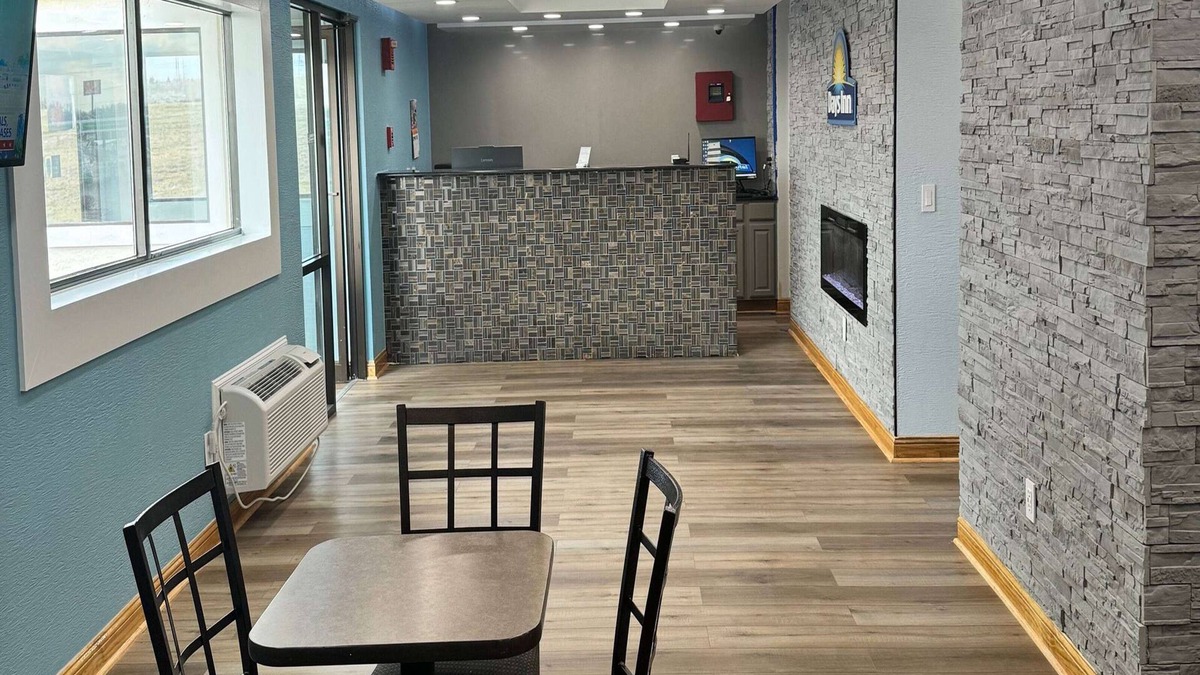 Cloverdale Hotel | Days Inn by Wyndham Cloverdale Greencastle