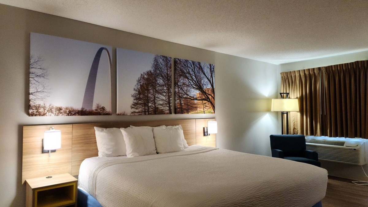 Collinsville Hotel | Days Inn by Wyndham Collinsville/St. Louis