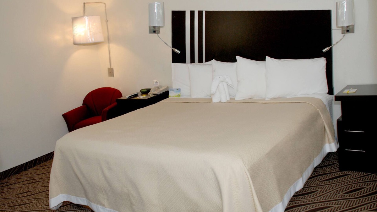 Dyersburg Hotel | Days Inn by Wyndham Dyersburg