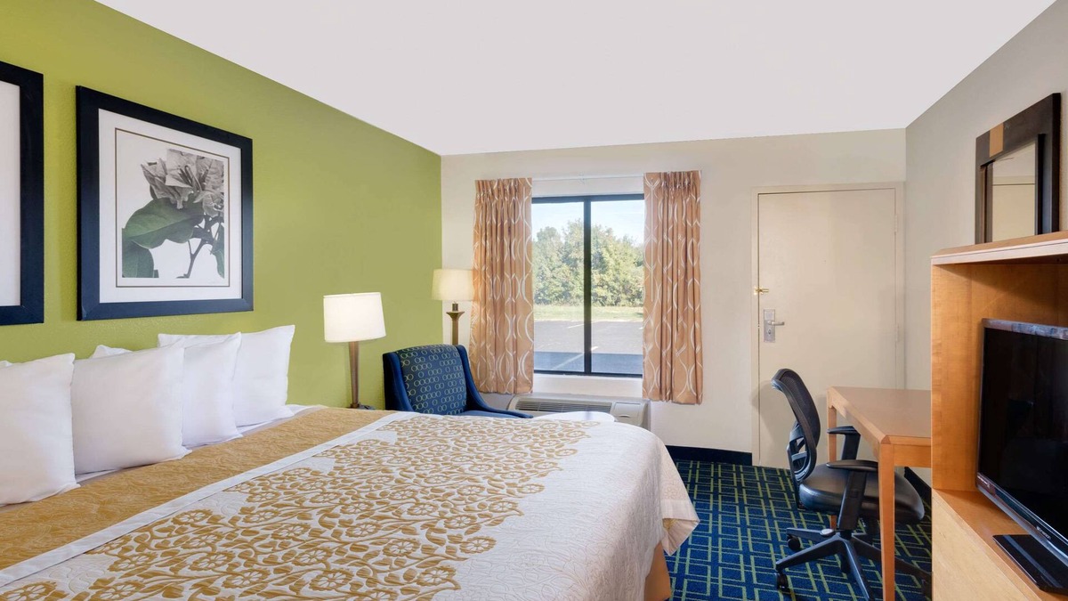 Easton Hotel | Days Inn by Wyndham Easton