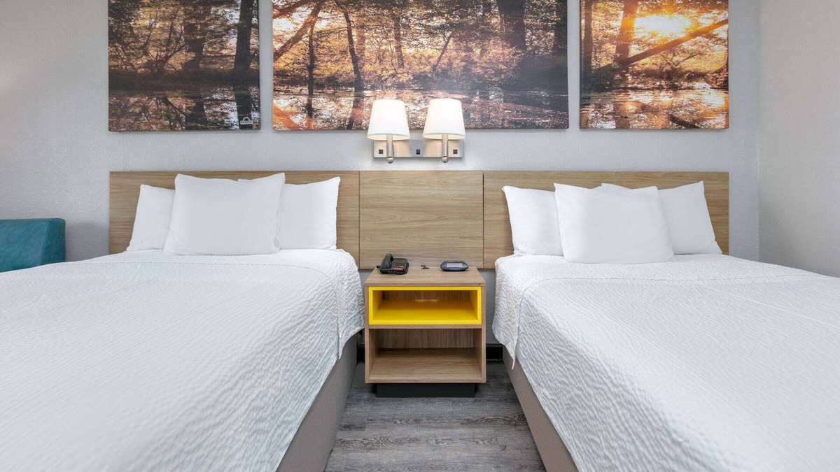 Greenville Hotel | Days Inn by Wyndham Greenville MS