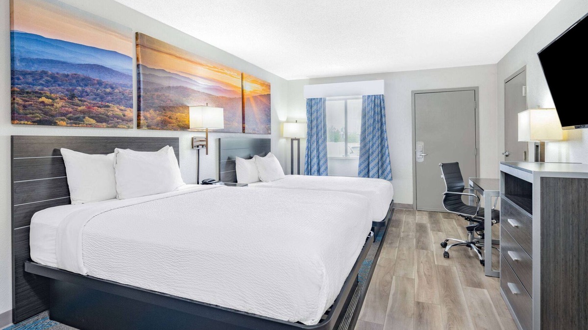 Hamilton Hotel | Days Inn by Wyndham Hamilton