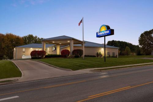 Hillsboro Hotel | Days Inn by Wyndham Hillsboro