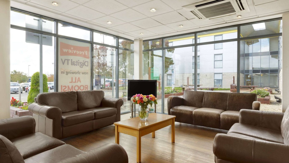Oadby Hotel | Days Inn by Wyndham Leicester Forest East M1