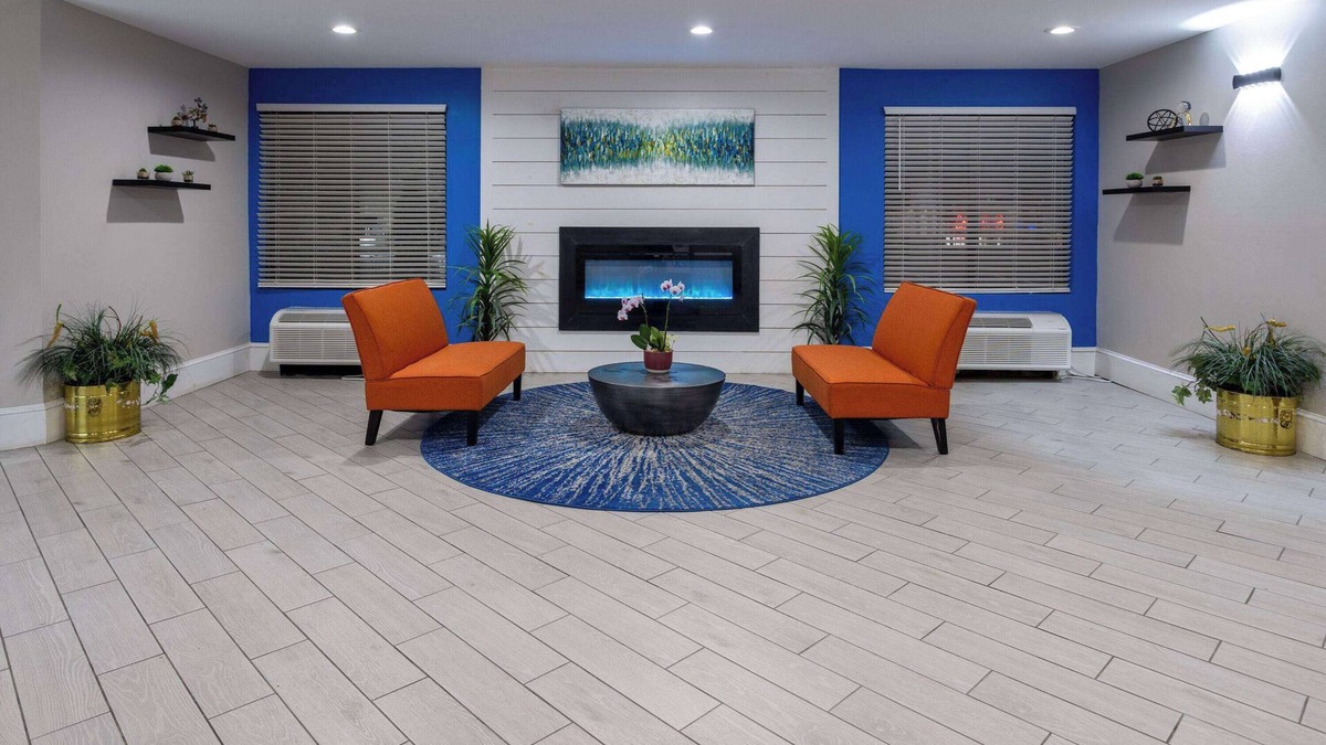 Louisburg Hotel | Days Inn by Wyndham Louisburg