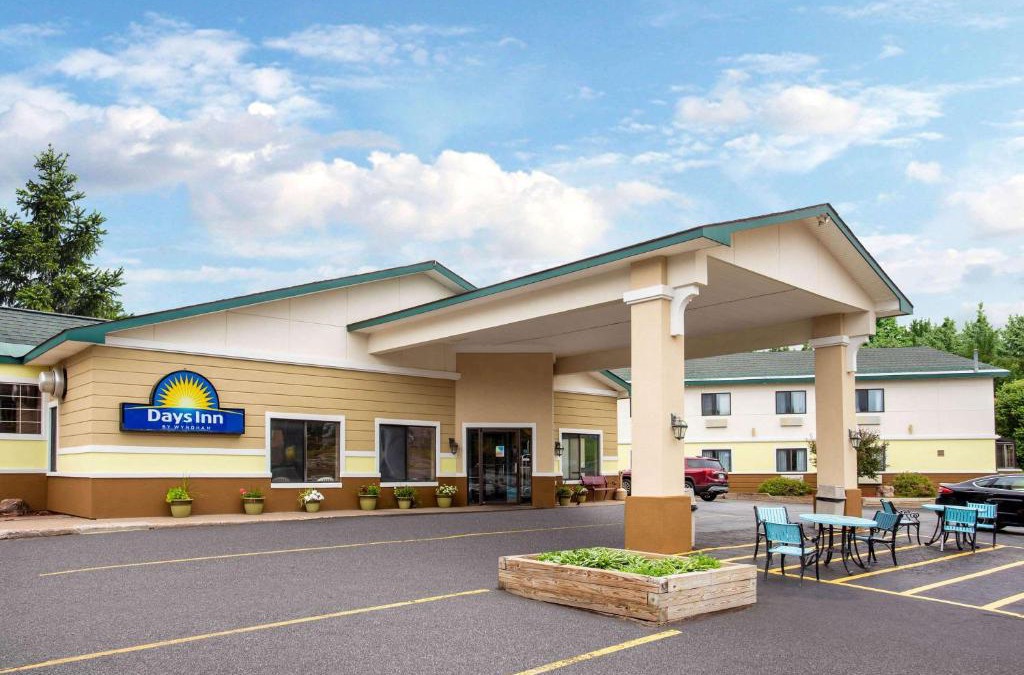 Marquette Hotel | Days Inn by Wyndham Marquette